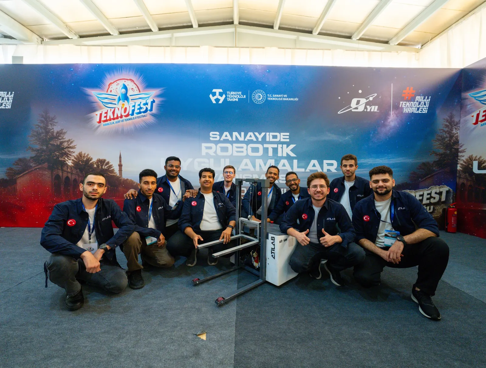ATİ-SAN takımı otonom forklift robotuyla Sanayide Robotik yarışma alanında